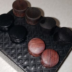 Wood plugs for stretched lobes